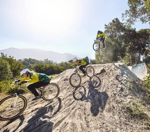 Latihan Efektif untuk Meningkatkan Sentuhan Pertama dalam Sepak Bola